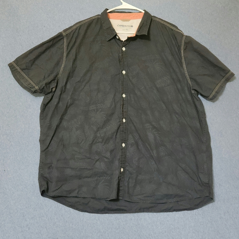 Cyprus Club gray short sleeved button down shirt. Size 2XL